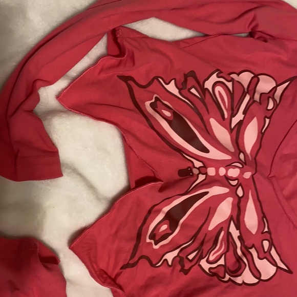 Pink butterfly primo and cut shirt - Picture 3 of 3